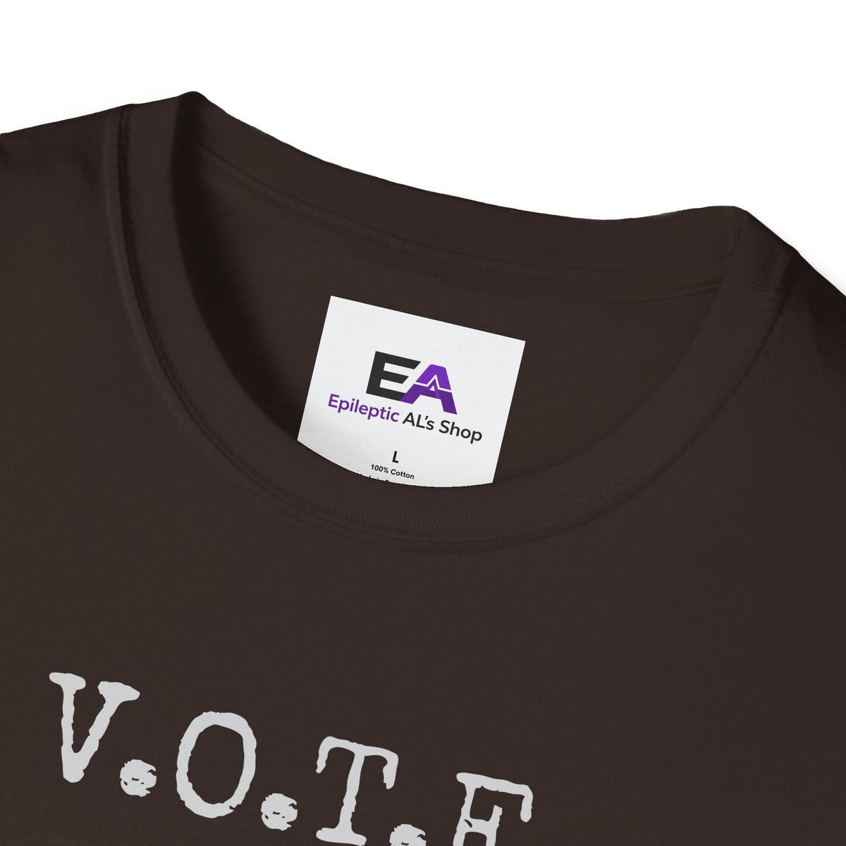 Camiseta Unisex V.O.T.E. - Muy Opinado, Totalmente Comprometido