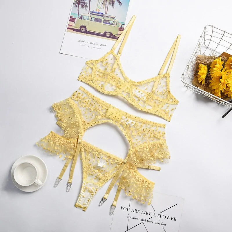 Conjunto de Ropa Interior de Malla con Parches Florales Amarillos