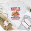 Camiseta Waffles and Worries - Crujiente por fuera, suave por dentro