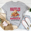 Camiseta Waffles and Worries - Crujiente por fuera, suave por dentro