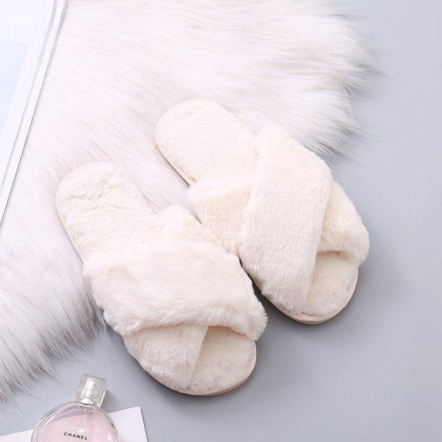 Cozy Faux Fur Slippers for Women - Plush Indoor Slides