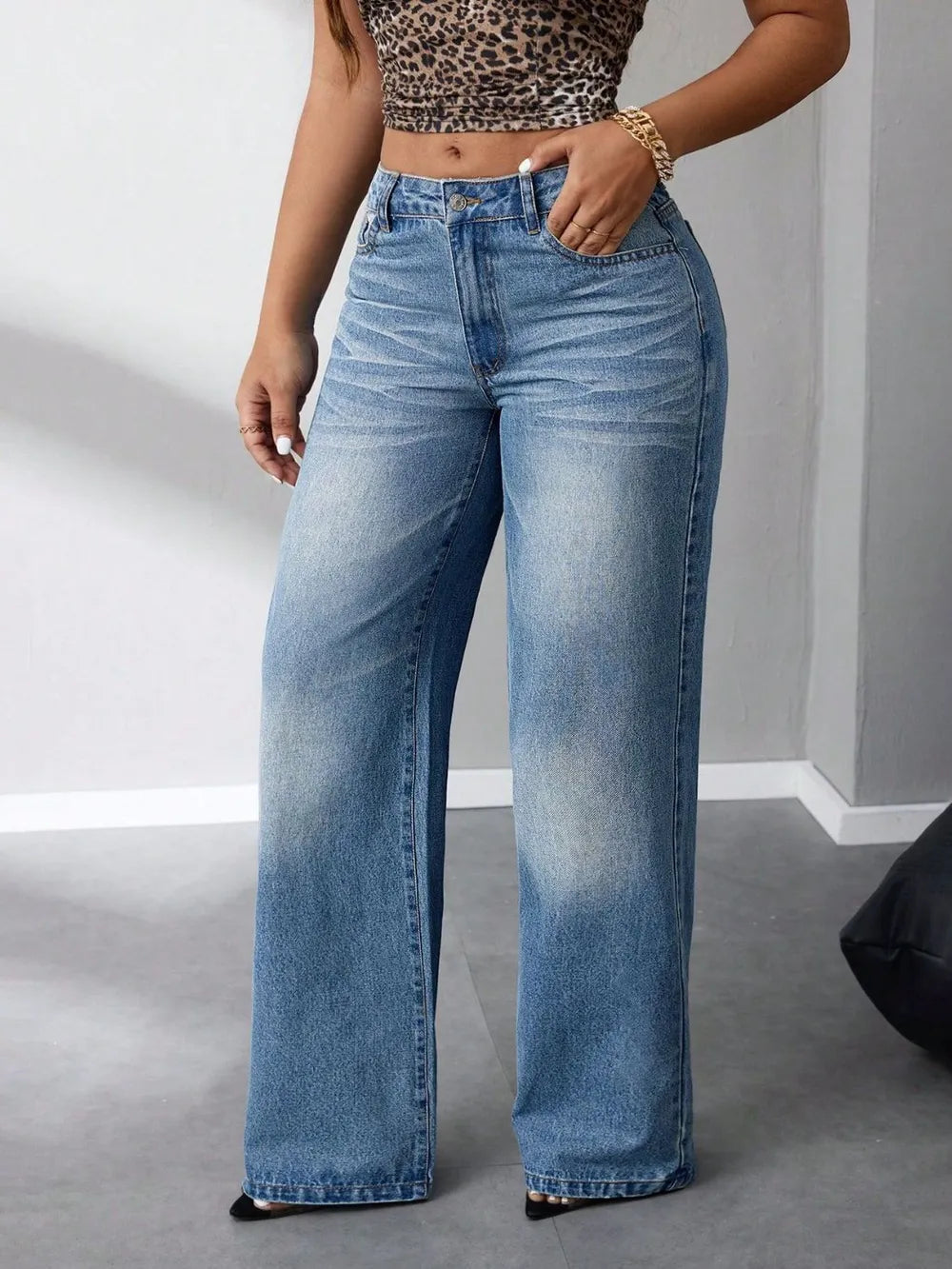 Wide Leg Jeans with Pockets - Korvel
