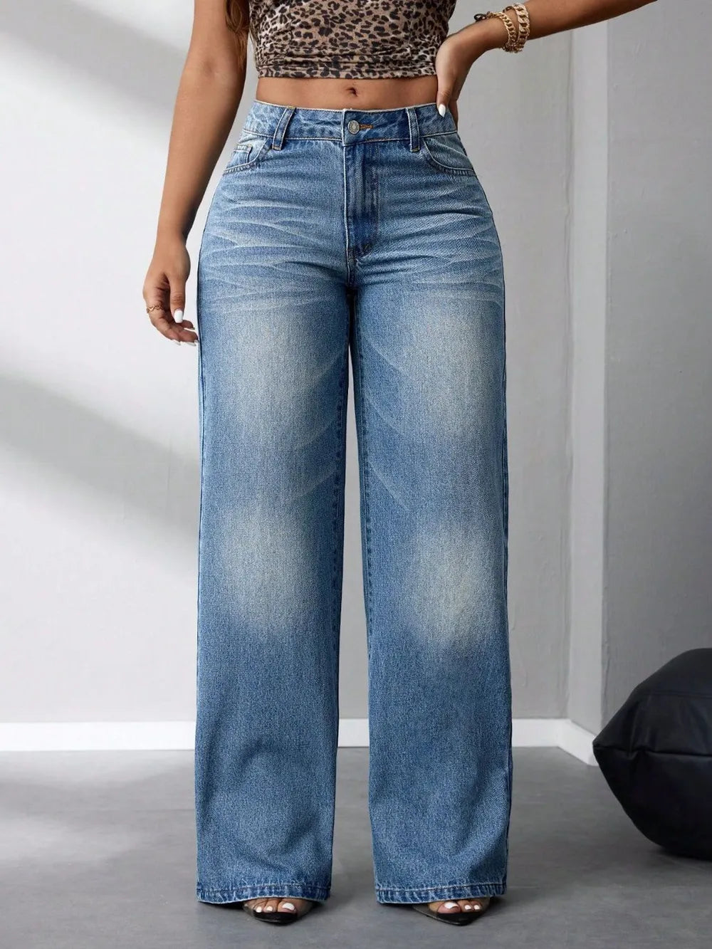 Wide Leg Jeans with Pockets - Korvel