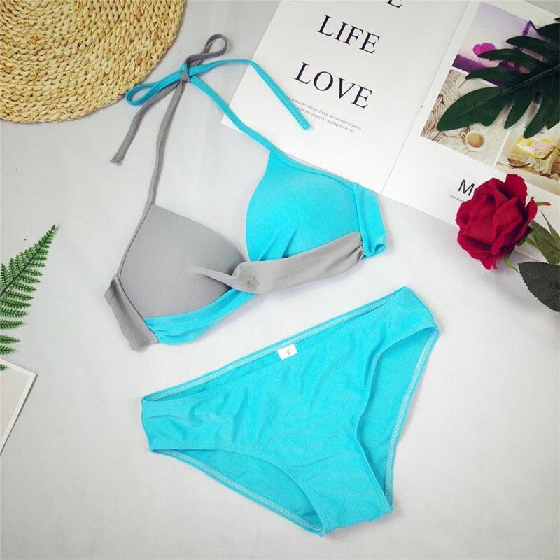 Ensemble de bikini taille haute à devant torsadé élégant pour femmes