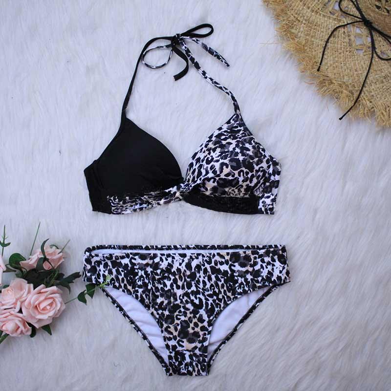 Ensemble de bikini taille haute à devant torsadé élégant pour femmes