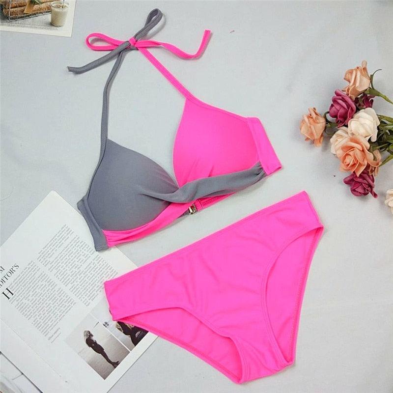 Ensemble de bikini taille haute à devant torsadé élégant pour femmes