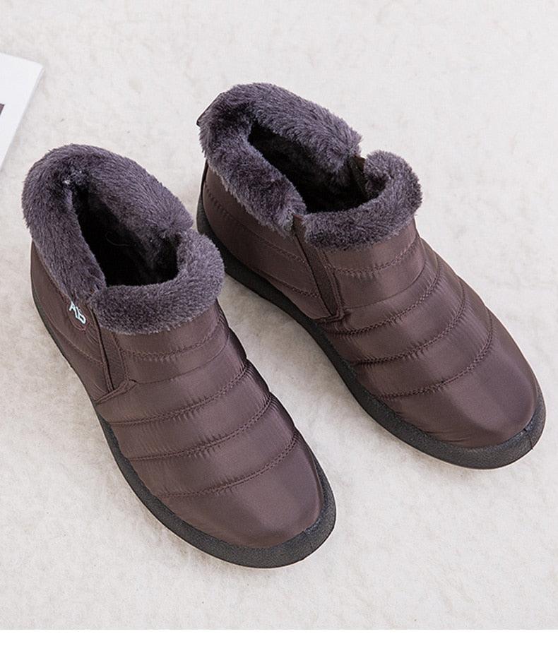 Stylish Women's Waterproof Winter Boots - Lightweight Ankle Design with Fur Lining - Korvel
