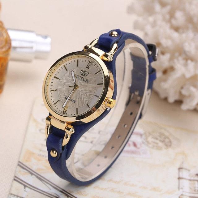 Montre décontractée élégante pour femmes avec bracelet en cuir