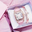 Montre en diamant élégante pour femmes avec cadran carré et bracelet en cuir