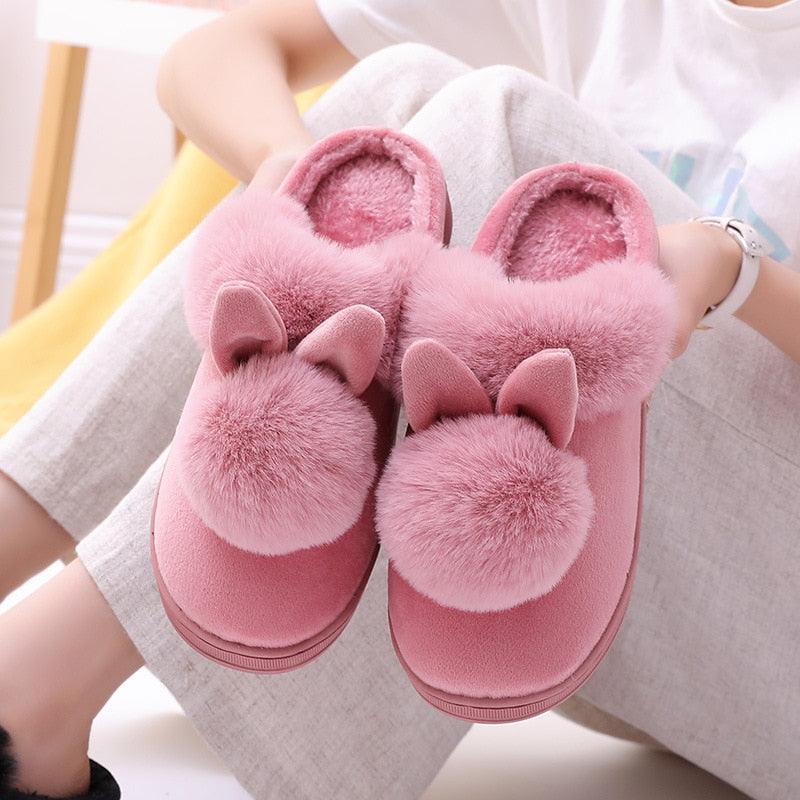 Zapatillas de Interior con Orejas de Conejo para Mujeres - Cómodas y Elegantes