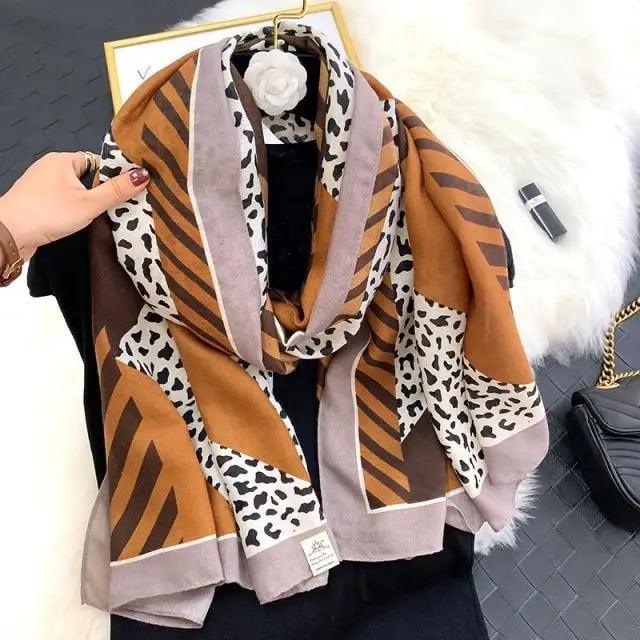 Bufanda de Algodón con Estampado de Leopardo Elegante para Mujeres