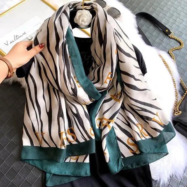 Bufanda de Algodón con Estampado de Leopardo Elegante para Mujeres