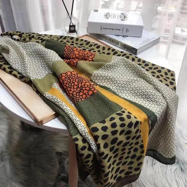 Bufanda de Algodón con Estampado de Leopardo Elegante para Mujeres