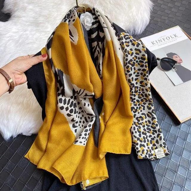 Bufanda de Algodón con Estampado de Leopardo Elegante para Mujeres