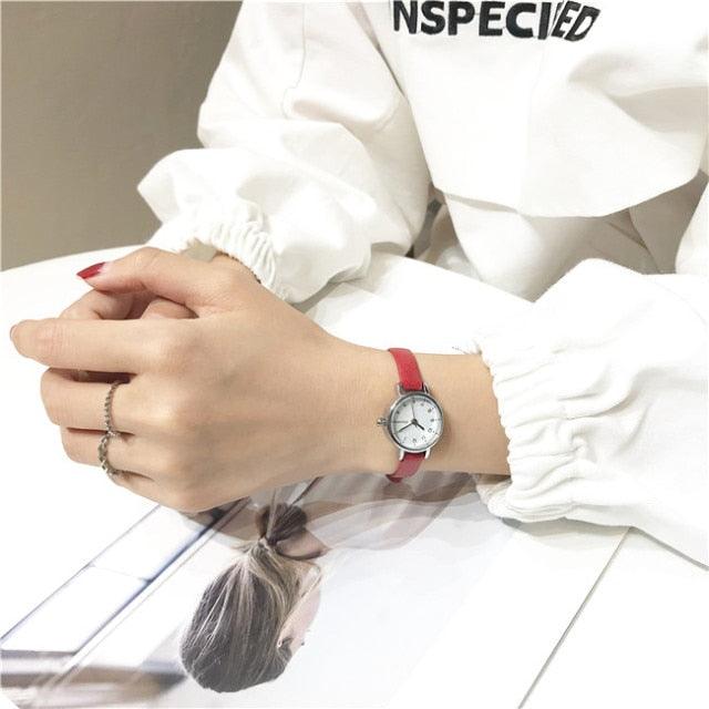 Montre à Quartz Élégante pour Femme avec Bracelet en Cuir