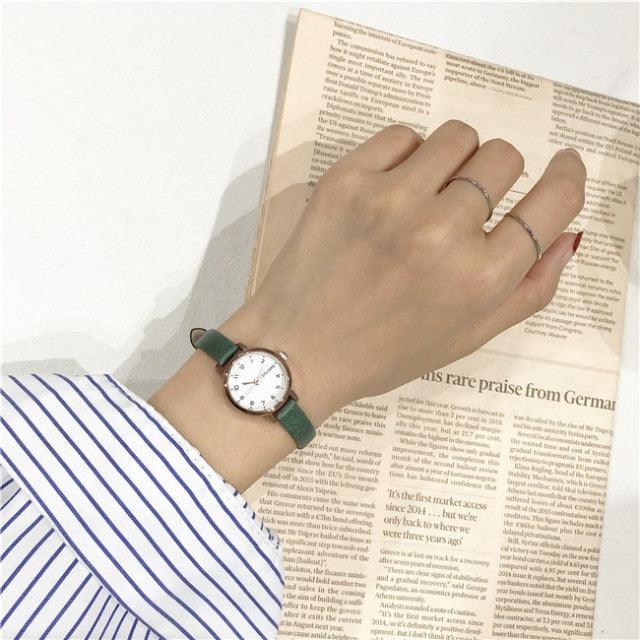 Montre à Quartz Élégante pour Femme avec Bracelet en Cuir