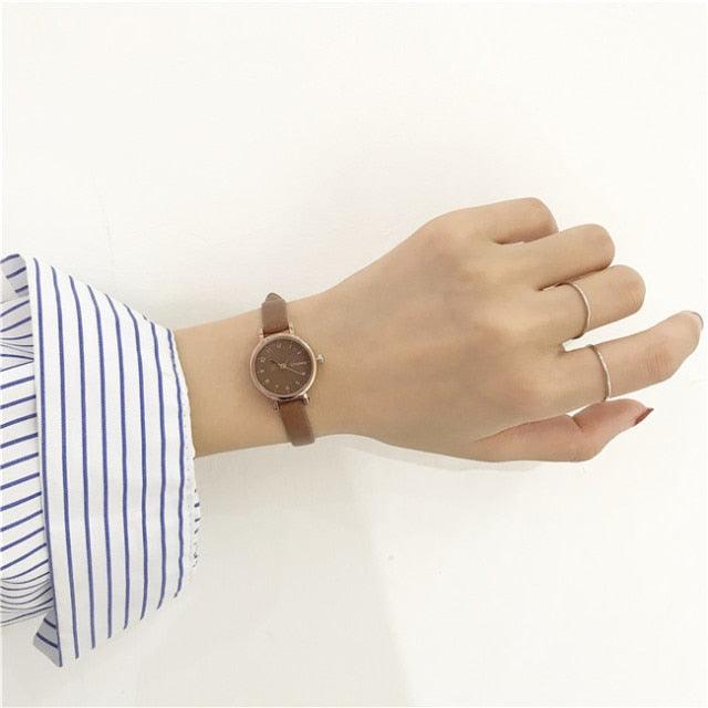 Montre à Quartz Élégante pour Femme avec Bracelet en Cuir
