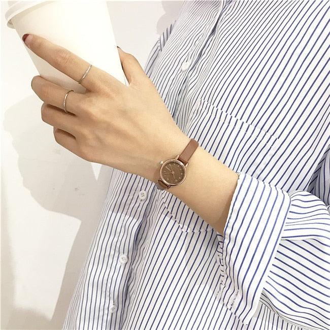 Montre à Quartz Élégante pour Femme avec Bracelet en Cuir