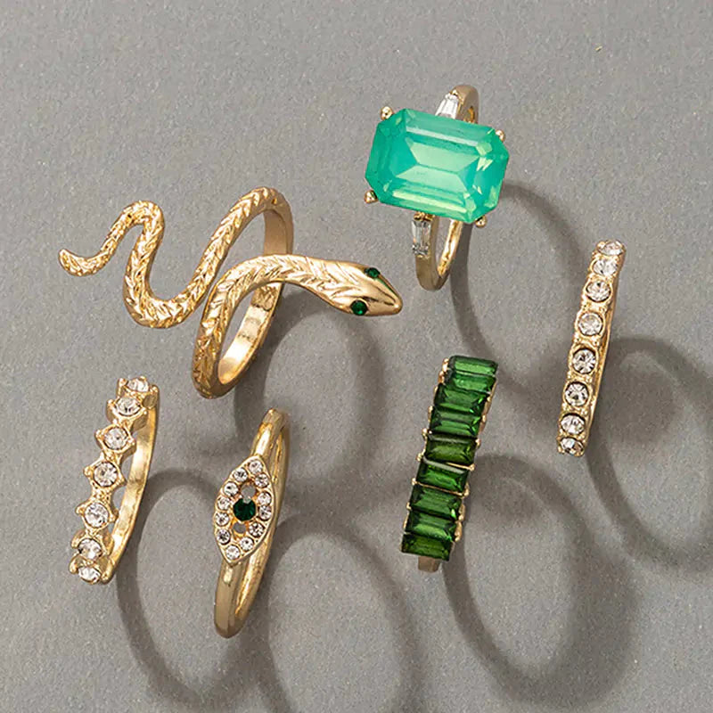Exquisite Vintage Ring Set with Green Rhinestones