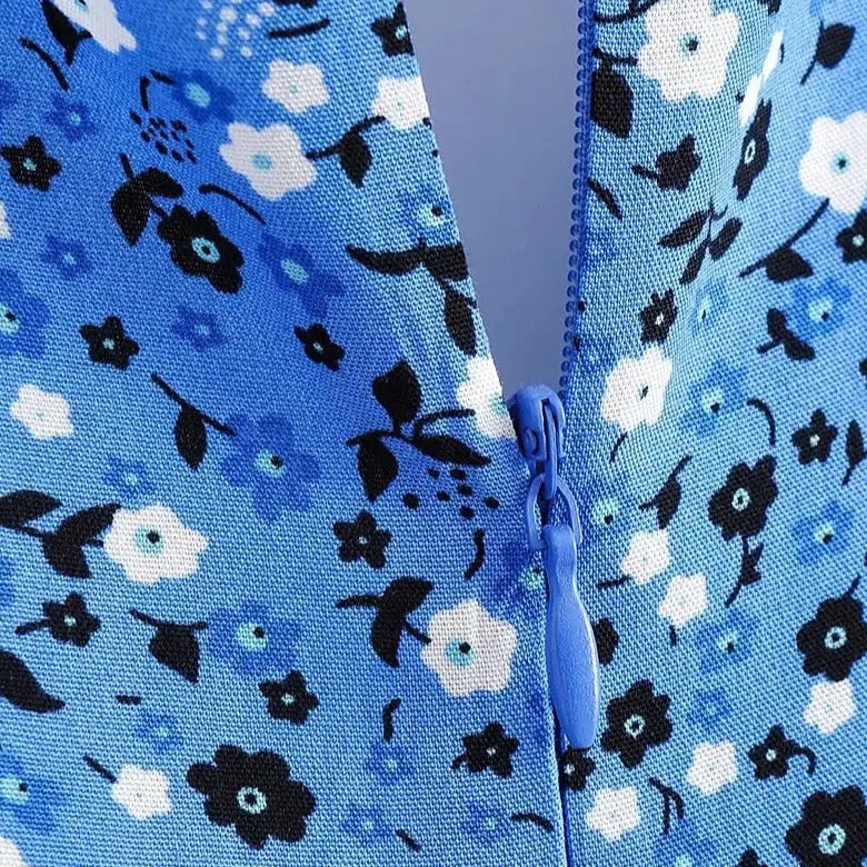 Vestido Corto Floral Chic para un Estilo Sin Esfuerzo