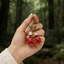 Los Pendientes Colgantes de Armonía del Bosque - Semilla Natural y Cuenta Roja