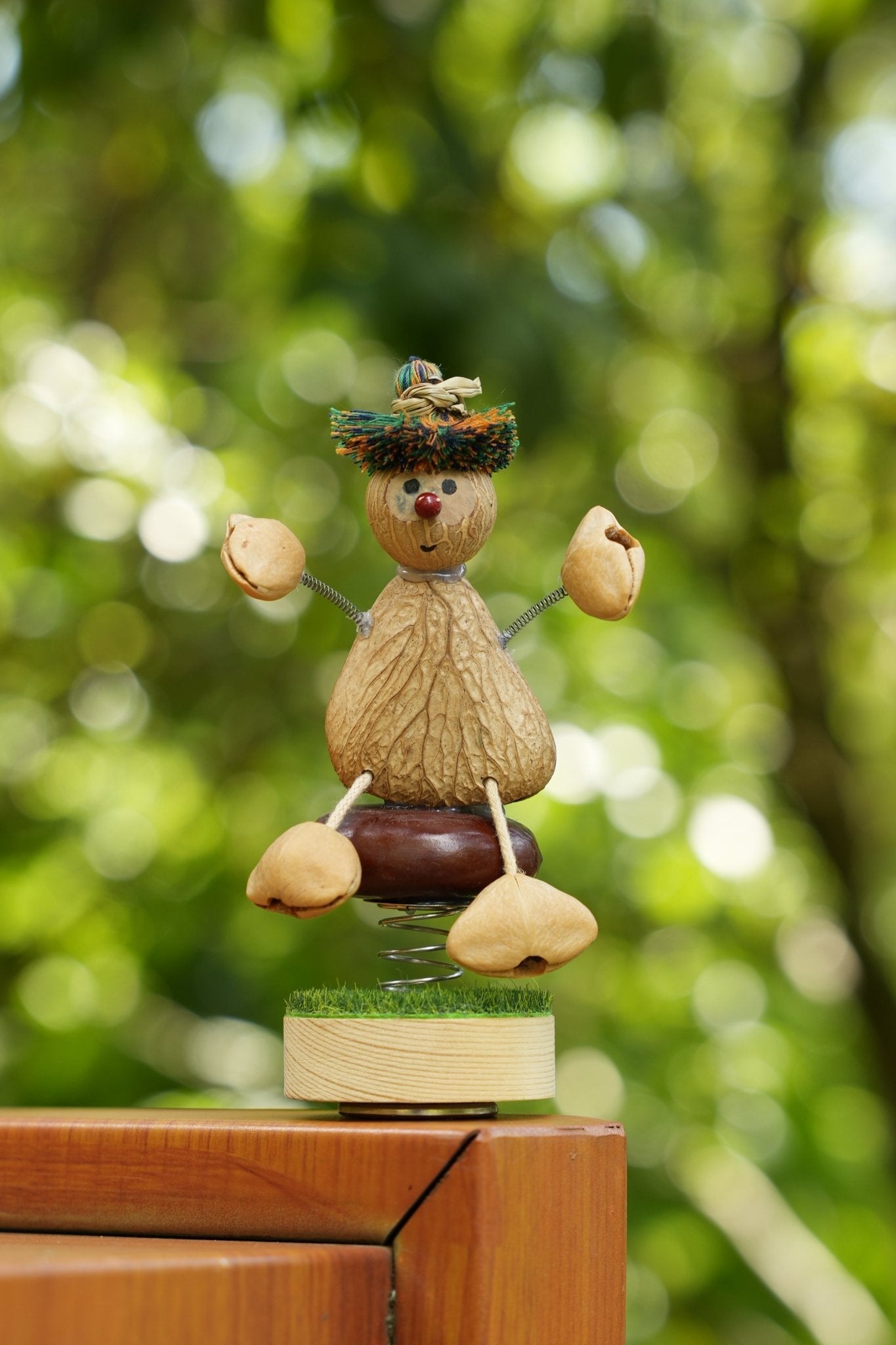 Le Petit Gardien de Noix | Ornement Bobblehead Écologique