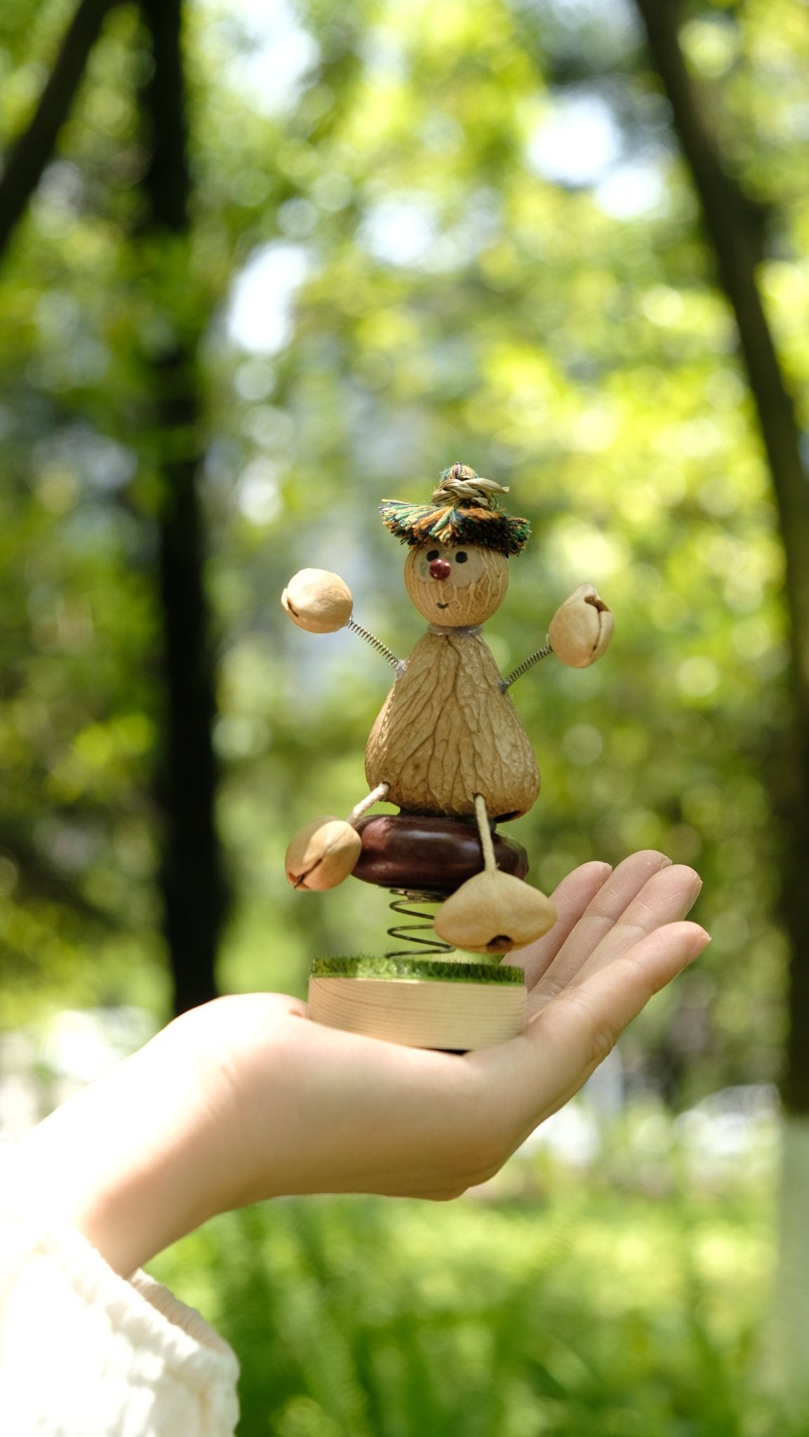 Le Petit Gardien de Noix | Ornement Bobblehead Écologique